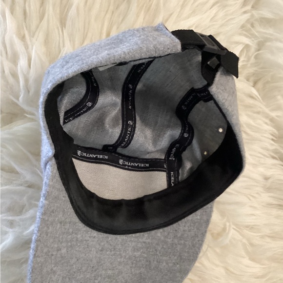 RARE ICELANTIC ADJUSTABLE WOOL AND ACRYLIC HAT - Picture 5 of 7